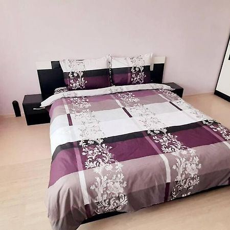 Soc Apartment Close To The Center Burgas City Exterior foto