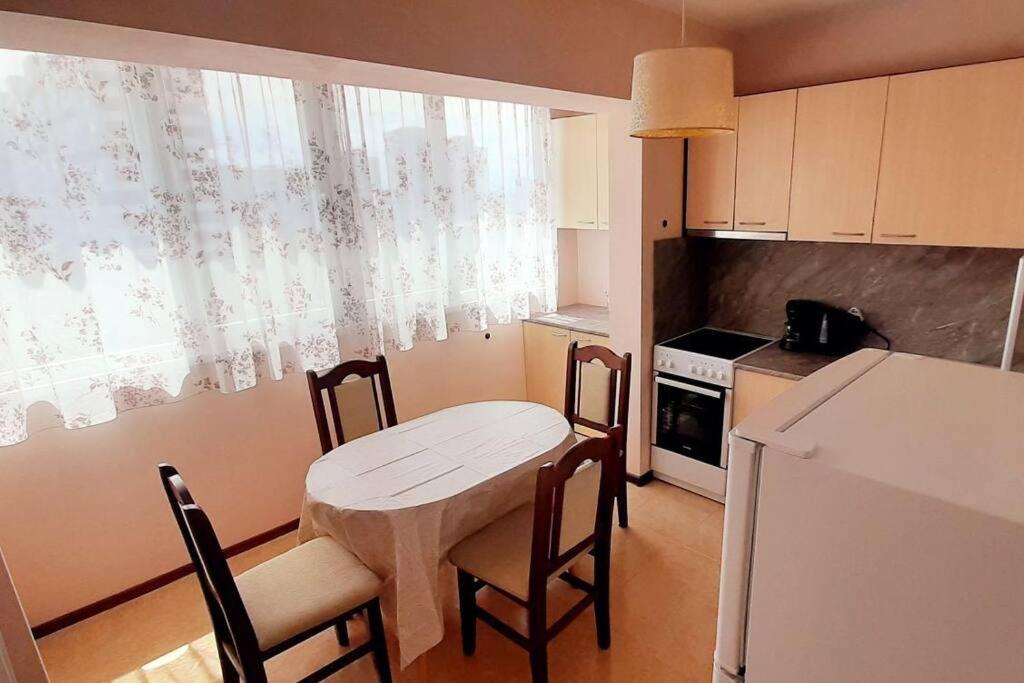 Soc Apartment Close To The Center Burgas City Exterior foto