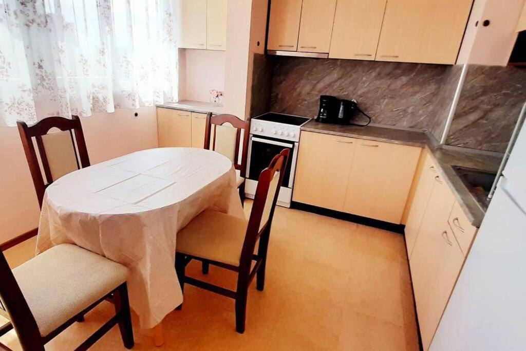 Soc Apartment Close To The Center Burgas City Exterior foto