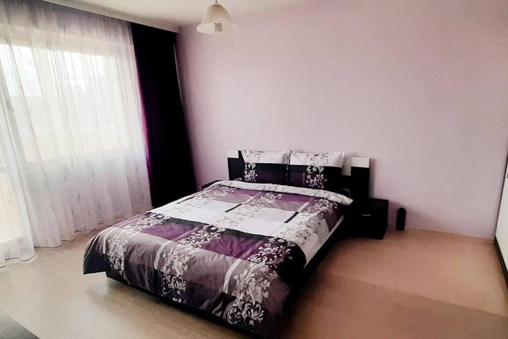 Soc Apartment Close To The Center Burgas City Exterior foto
